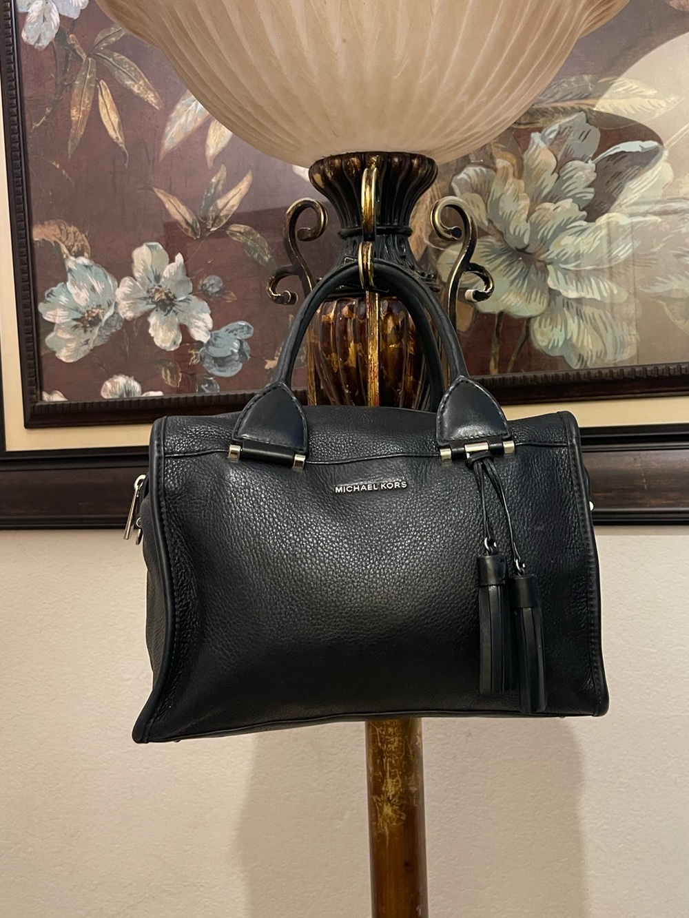 Michael Michael Kors please check all picture of condition